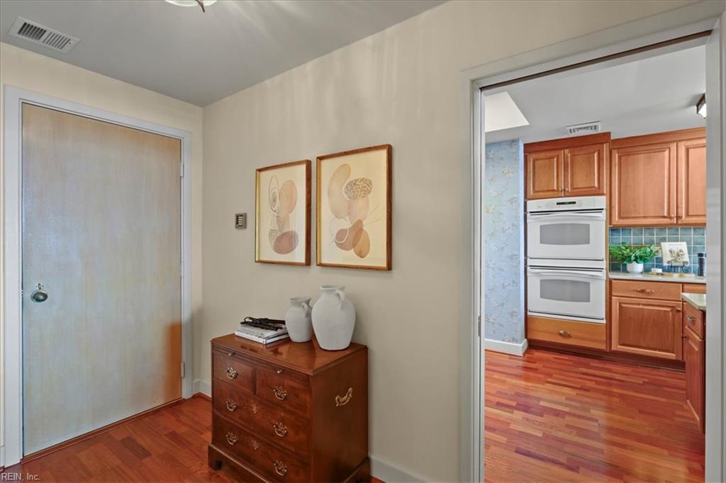 215 Brooke Avenue 1004