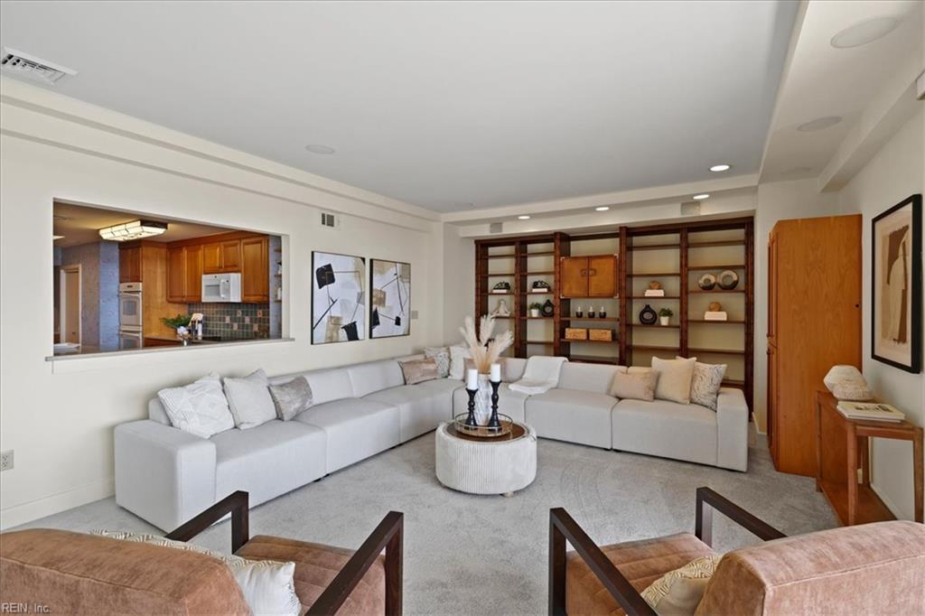 215 Brooke Avenue 1004