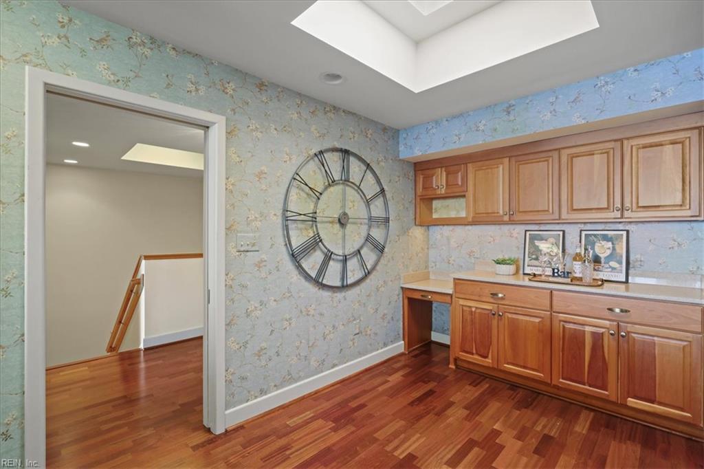 215 Brooke Avenue 1004