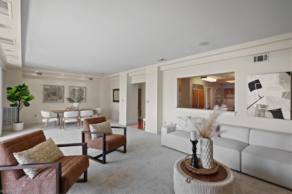 215 Brooke Avenue 1004