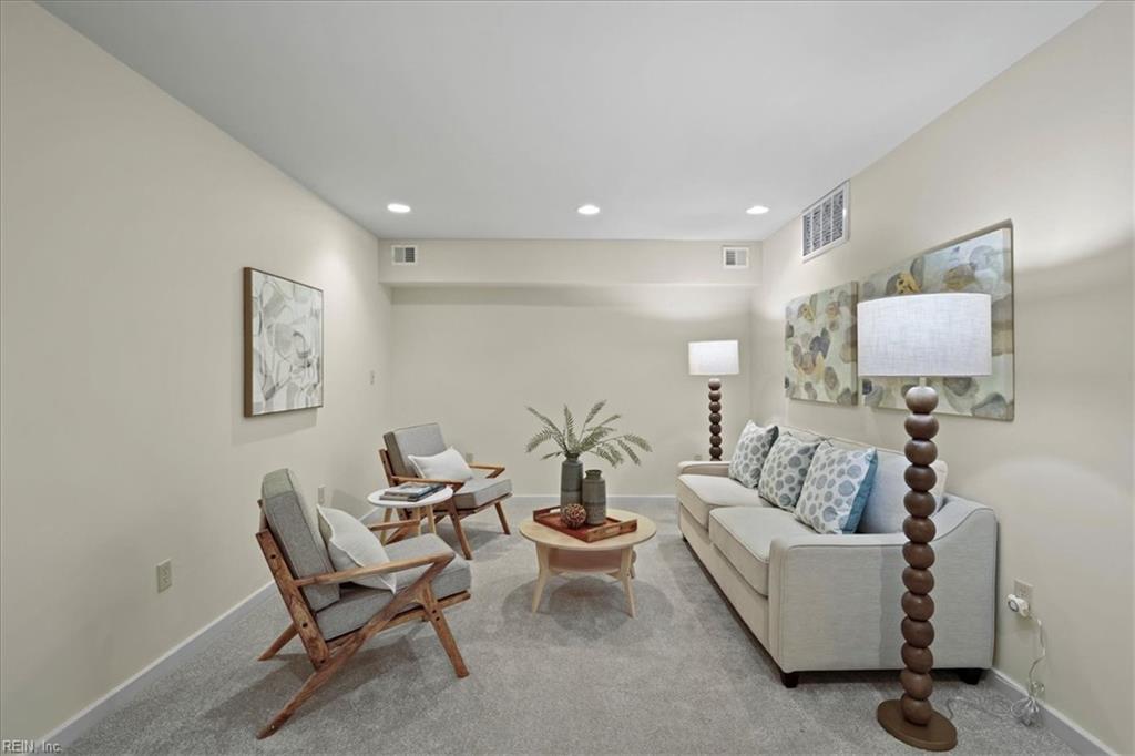 215 Brooke Avenue 1004