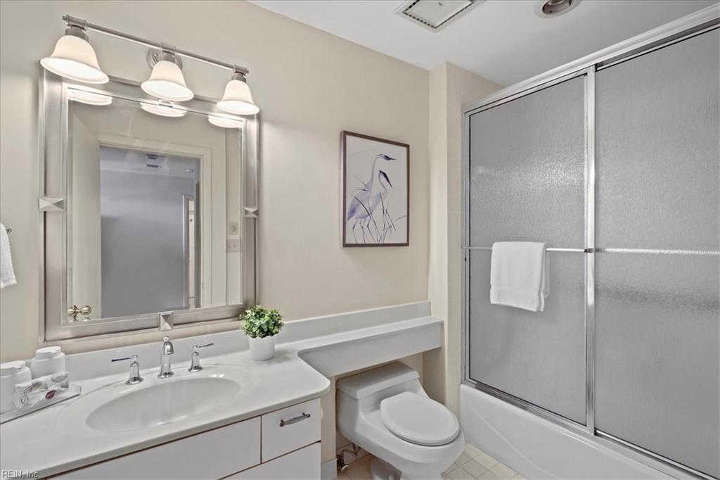 215 Brooke Avenue 1004