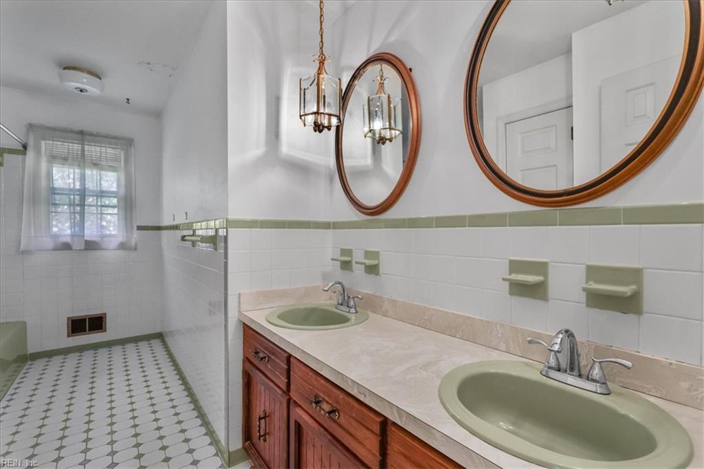 685 Lord Dunmore Drive