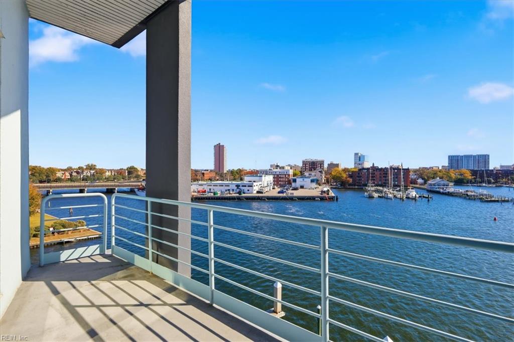 40 Rader Street, Unit 403