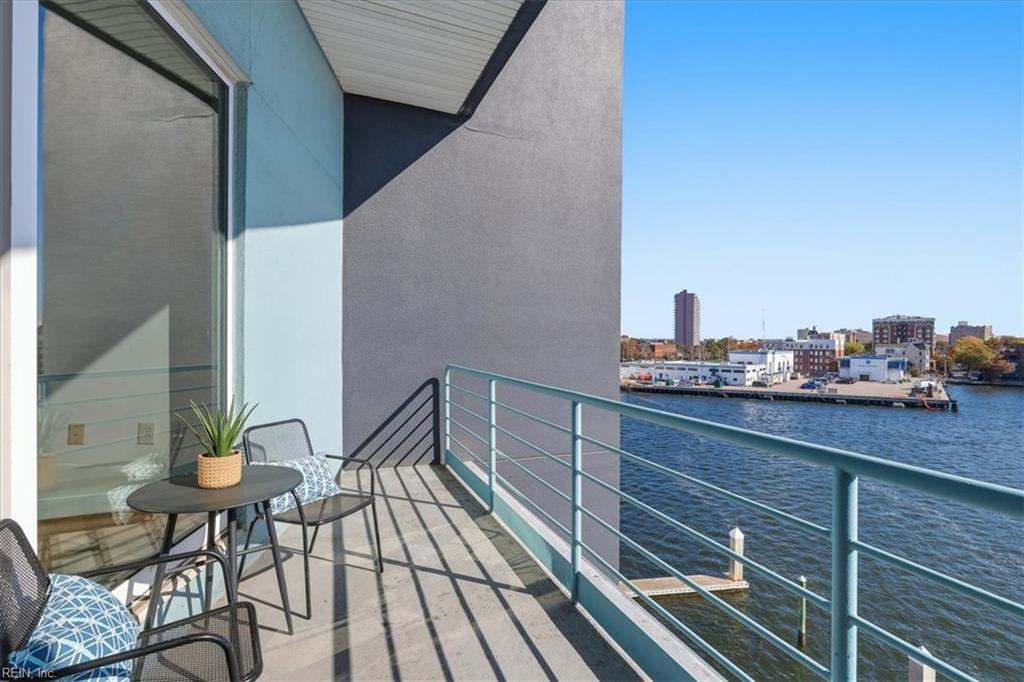 40 Rader Street, Unit 403