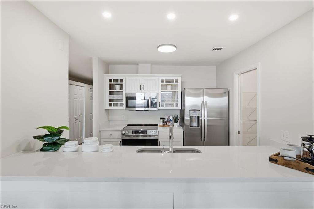 40 Rader Street, Unit 403