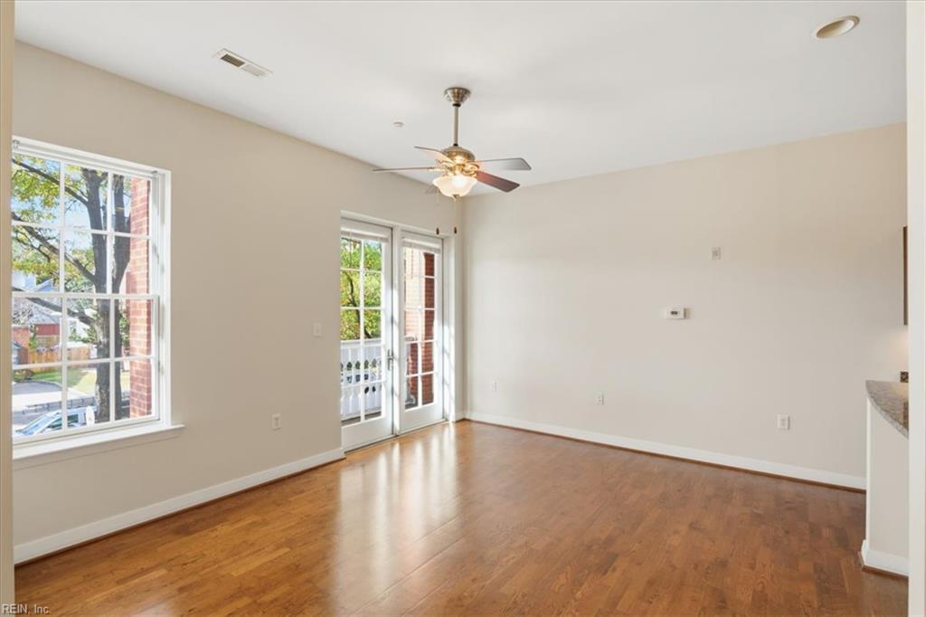 450 W. Princess Anne Road, Unit 204