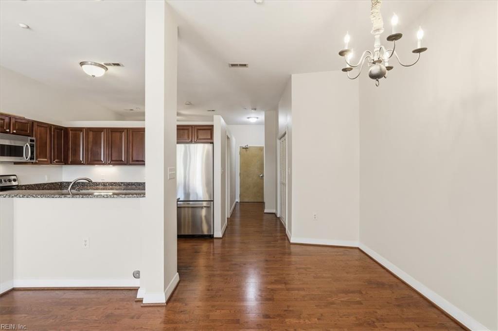 450 W. Princess Anne Road, Unit 204