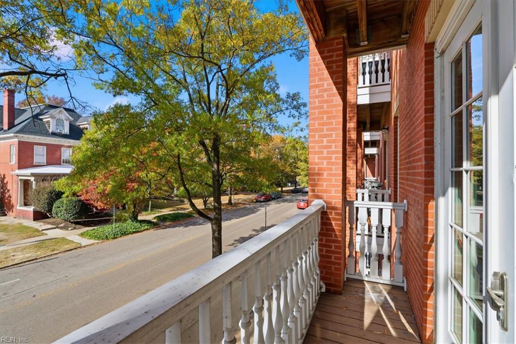 450 W. Princess Anne Road, Unit 204