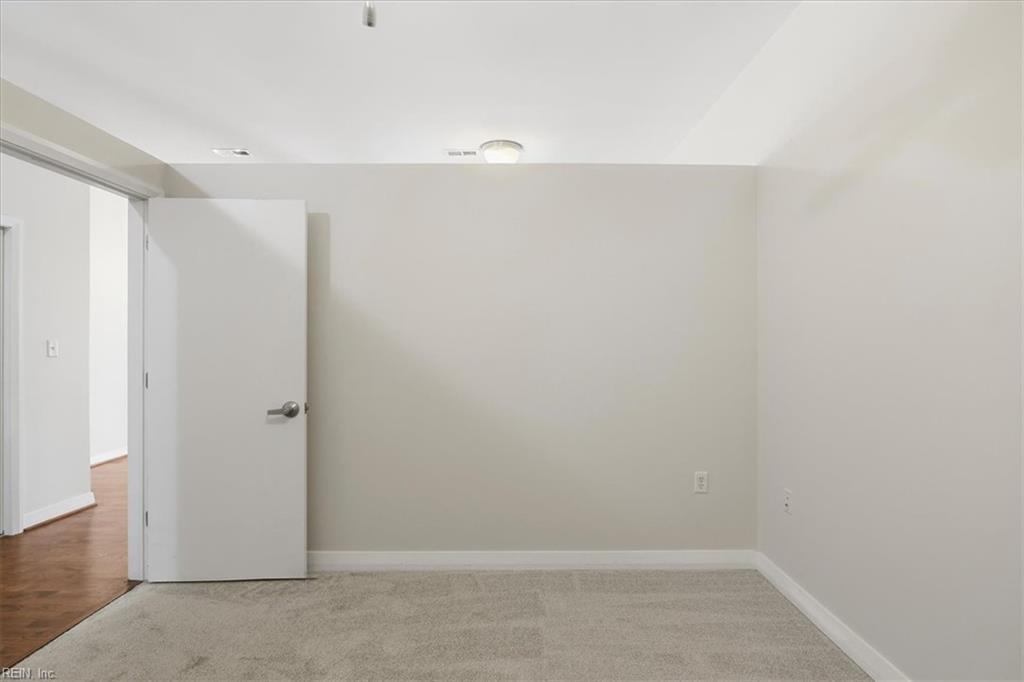 450 W. Princess Anne Road, Unit 204