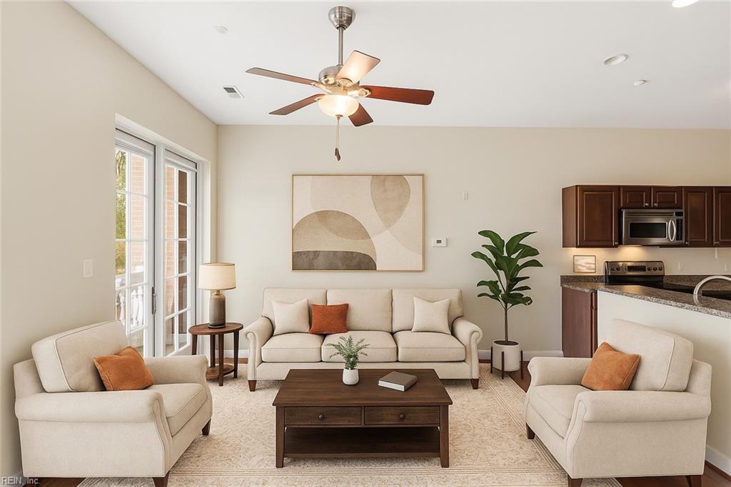 450 W. Princess Anne Road, Unit 204