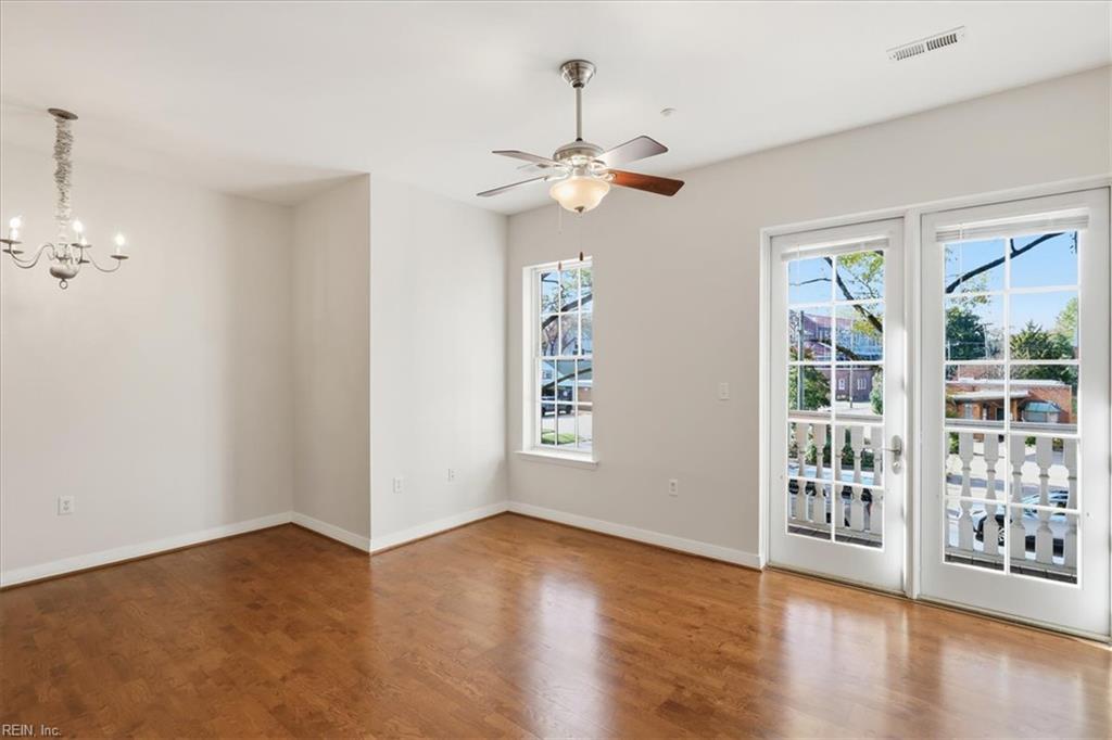 450 W. Princess Anne Road, Unit 204