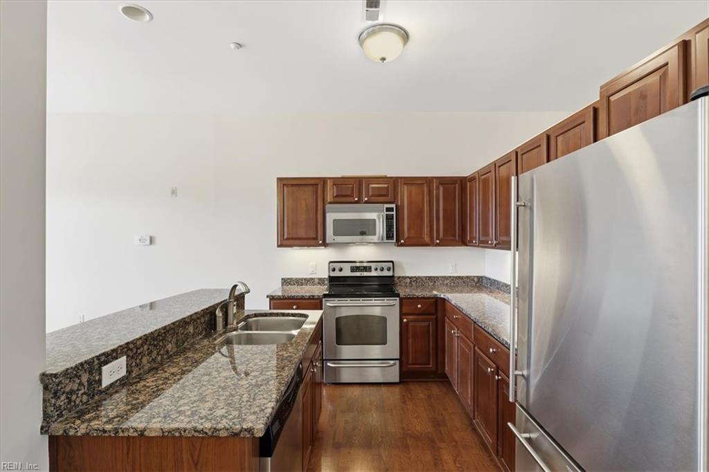 450 W. Princess Anne Road, Unit 204