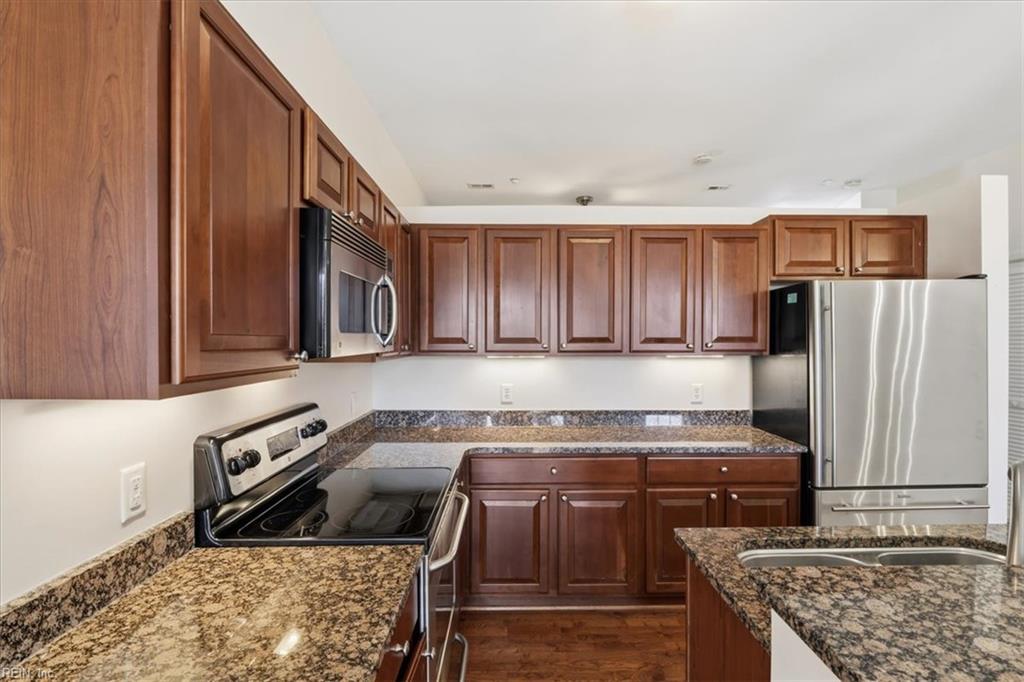 450 W. Princess Anne Road, Unit 204