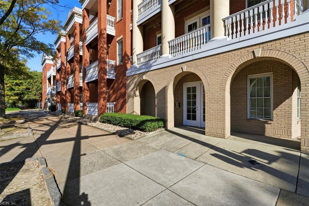 450 W. Princess Anne Road, Unit 204