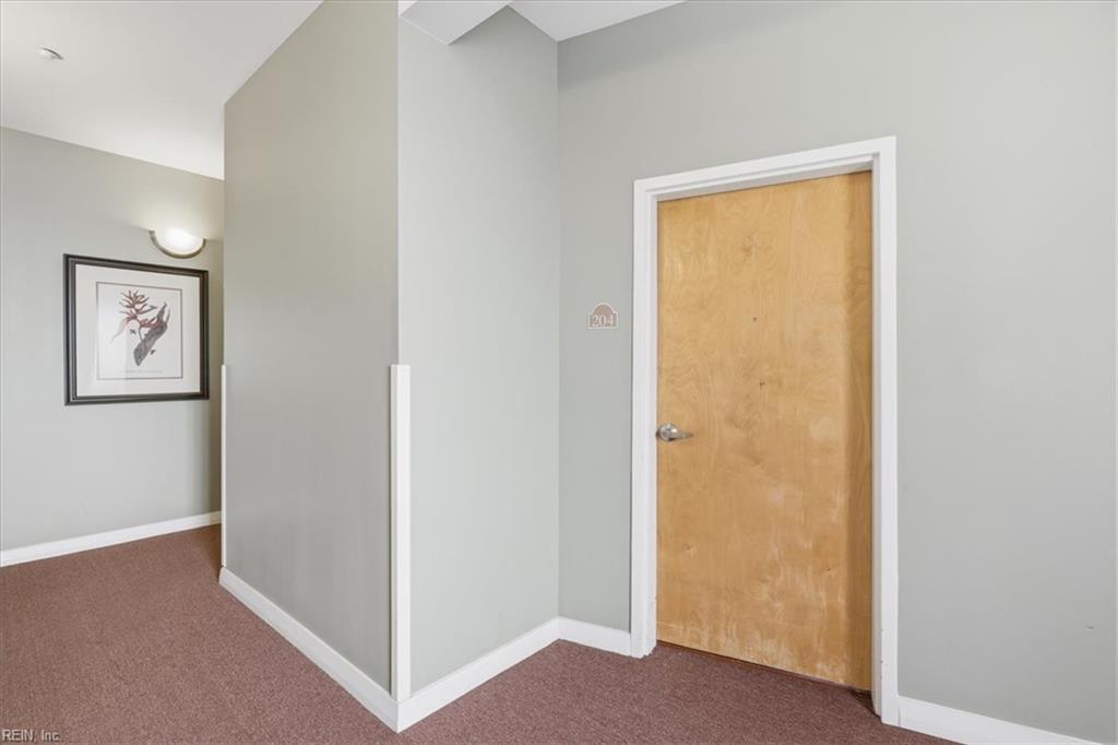 450 W. Princess Anne Road, Unit 204