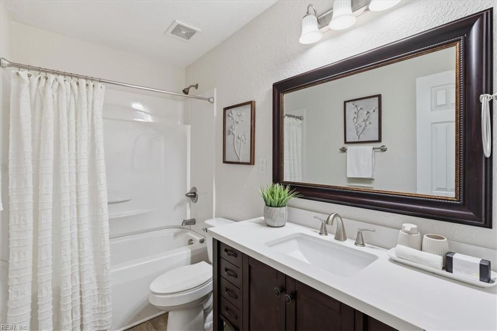 1245 Sir Kay DR