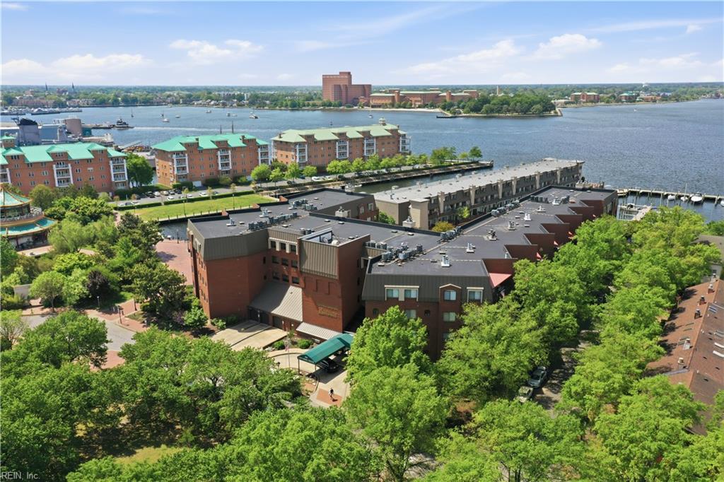 401 College PL 13
