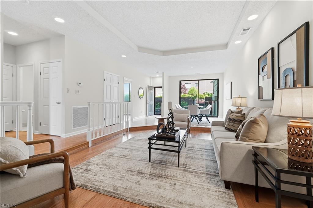401 College PL 13