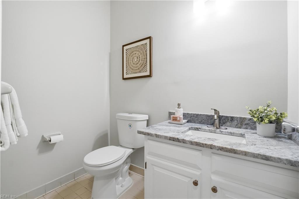 401 College PL 13