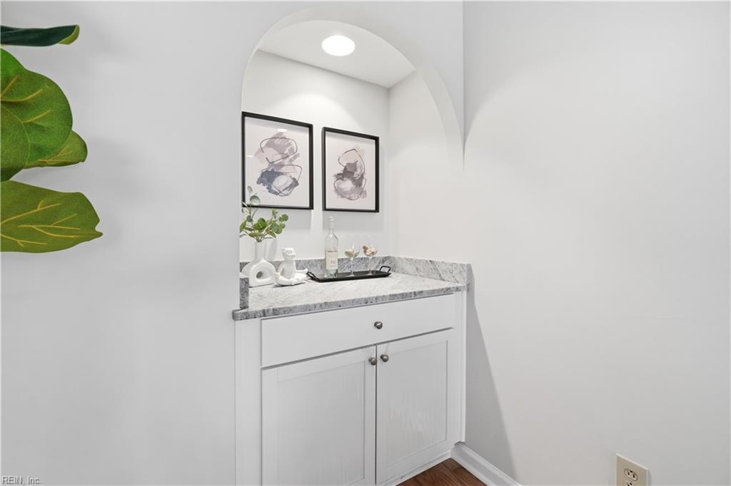 401 College PL 13