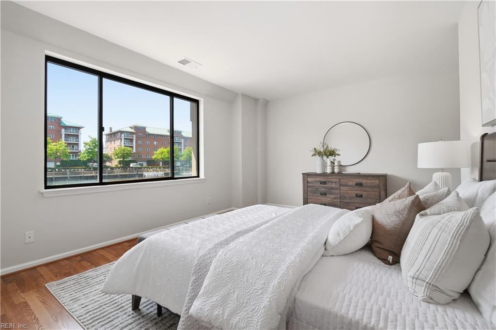 401 College PL 13
