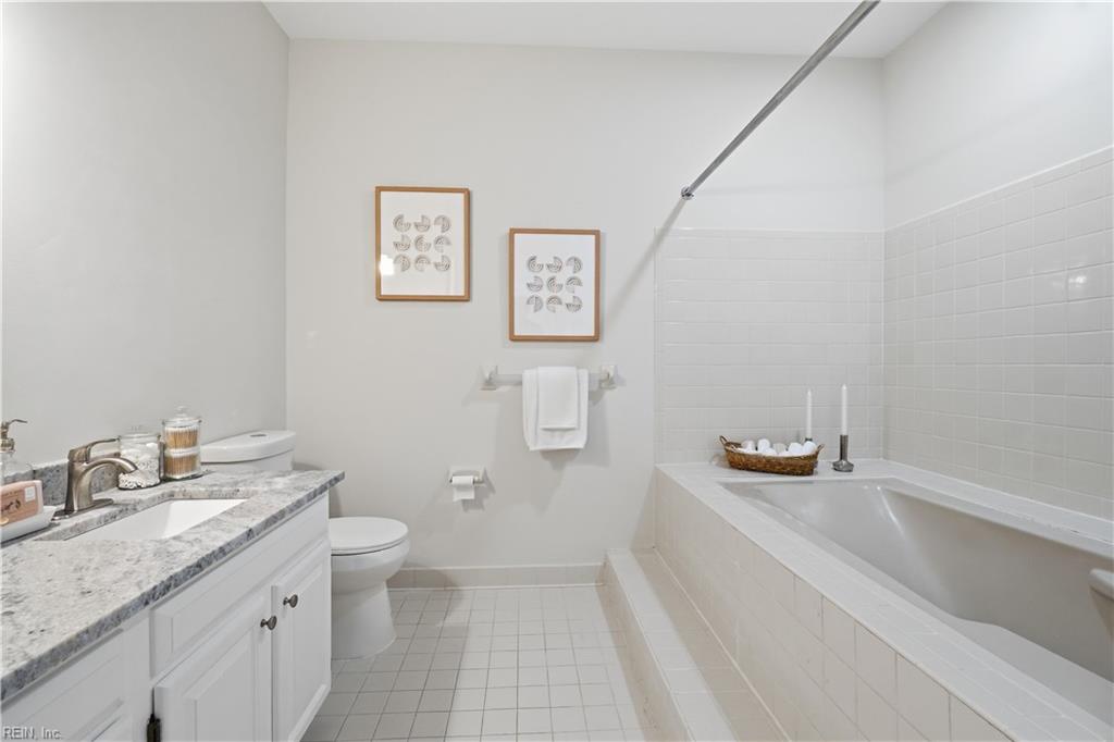 401 College PL 13