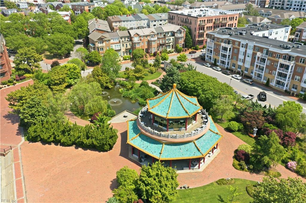 401 College PL 13