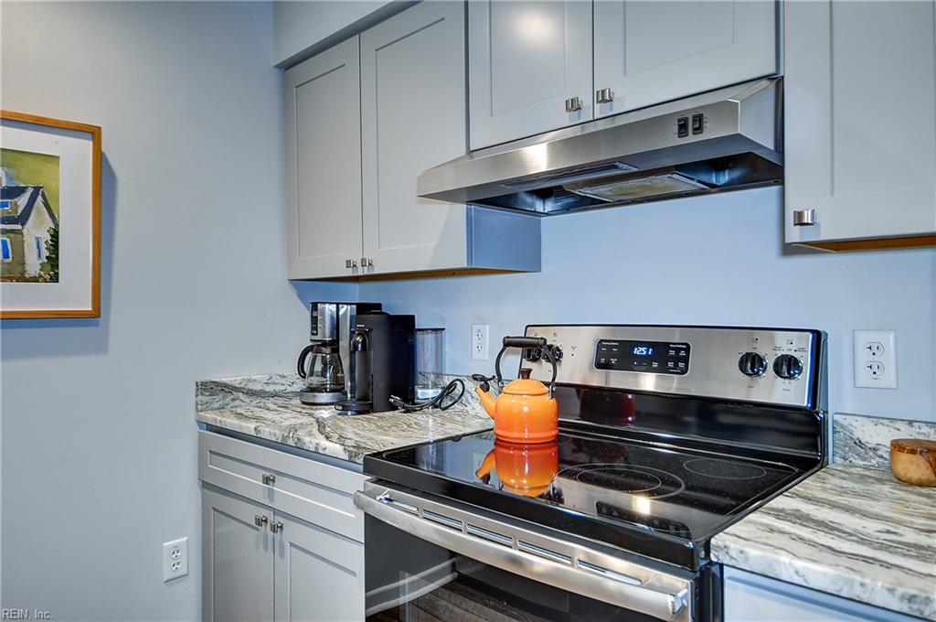 215 Brooke AVE 411