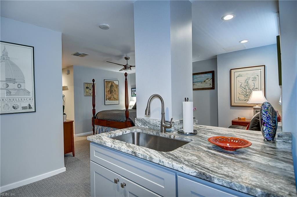 215 Brooke AVE 411