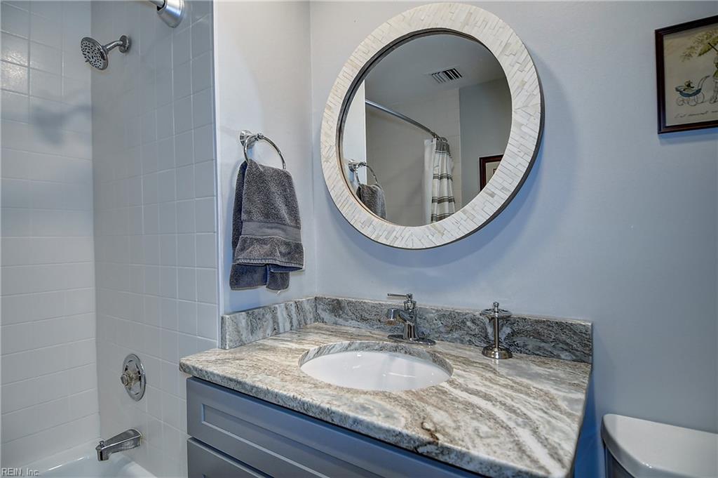 215 Brooke AVE 411
