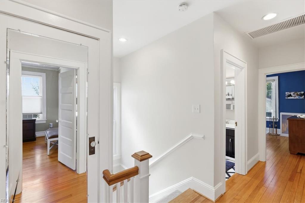 1027 Cambridge CRES