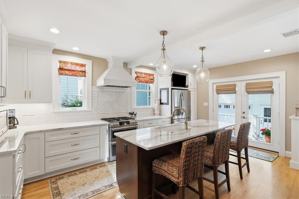 1027 Cambridge CRES