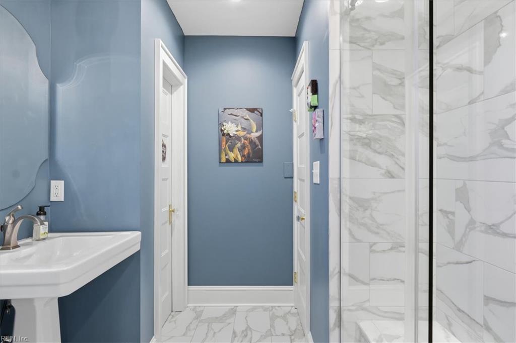1027 Cambridge CRES