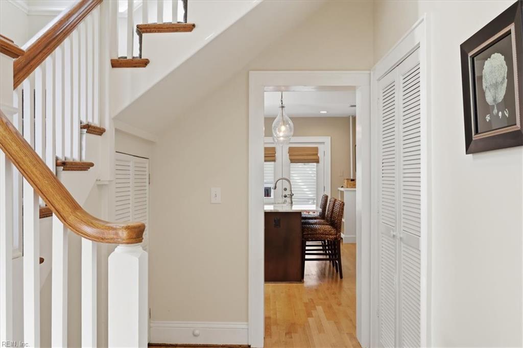 1027 Cambridge CRES