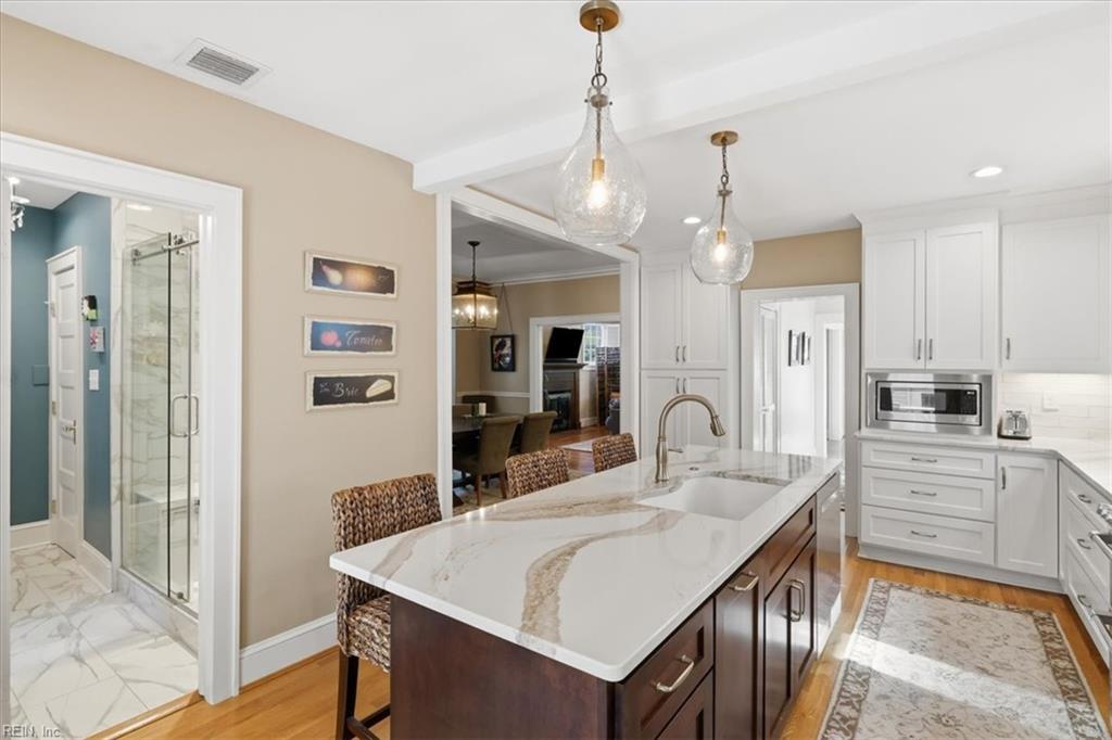 1027 Cambridge CRES