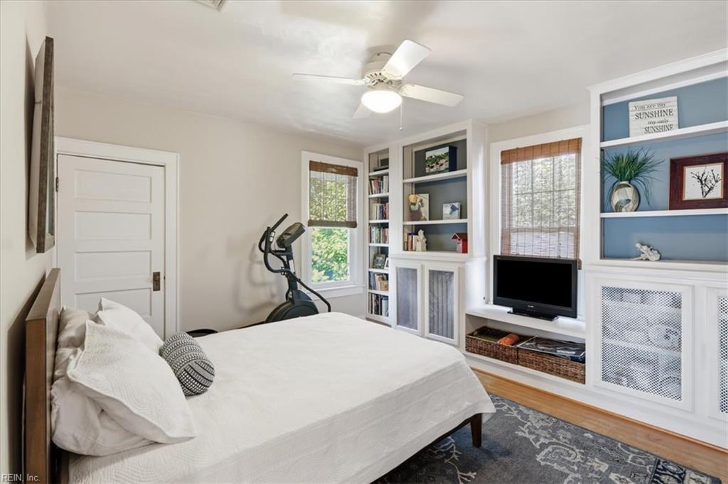 1027 Cambridge CRES