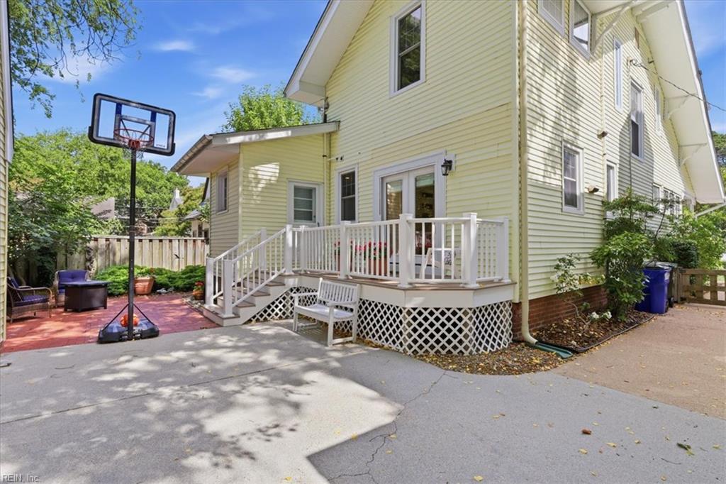 1027 Cambridge CRES