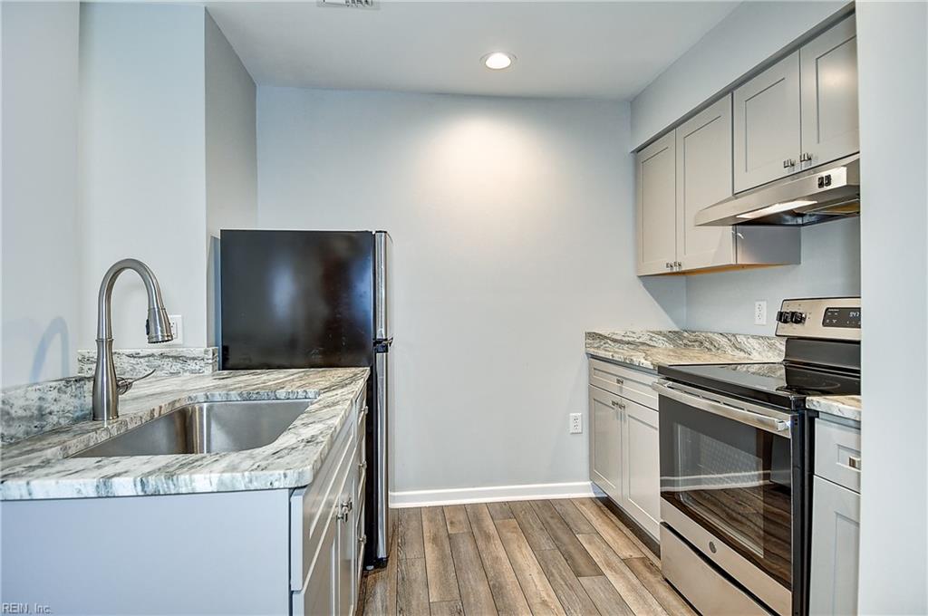 215 Brooke AVE 411