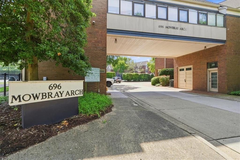 696 Mowbray ARCH #650