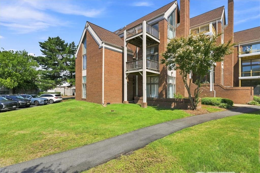 696 Mowbray ARCH #650