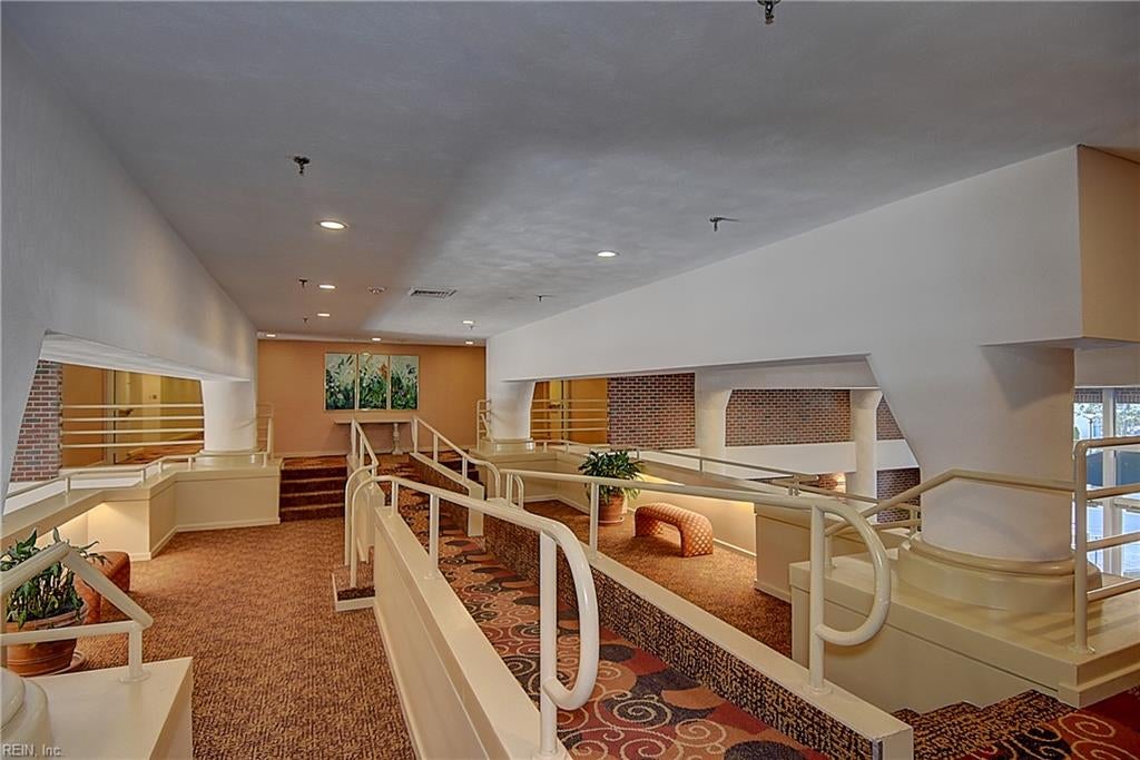 215 Brooke Ave AVE 307