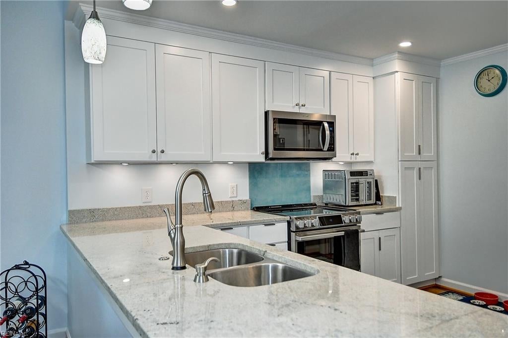 215 Brooke Ave AVE 307