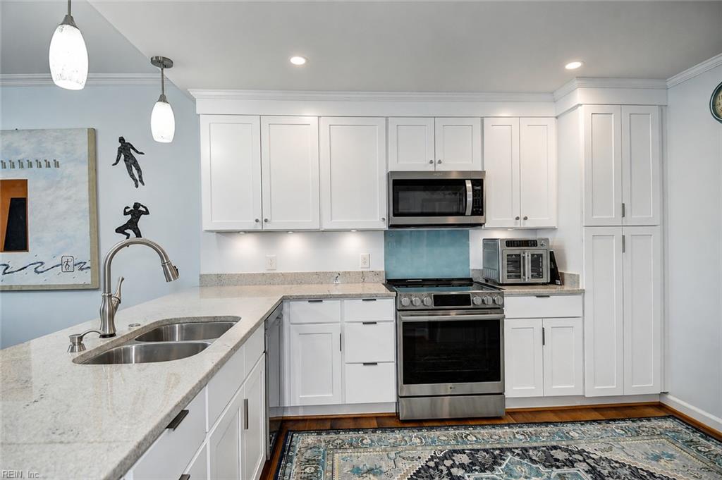 215 Brooke Ave AVE 307