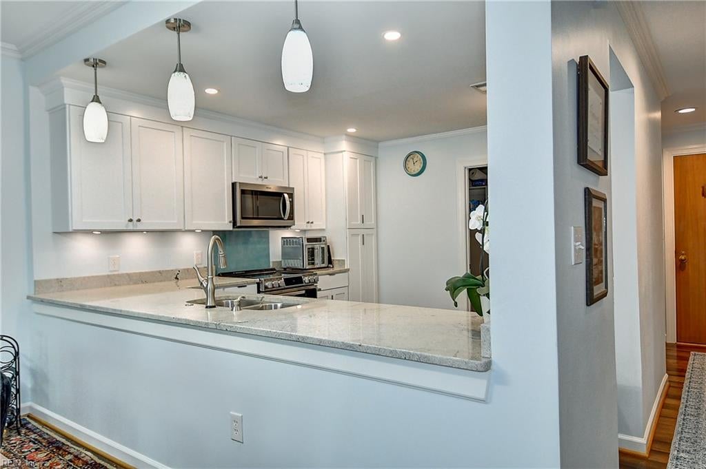 215 Brooke Ave AVE 307