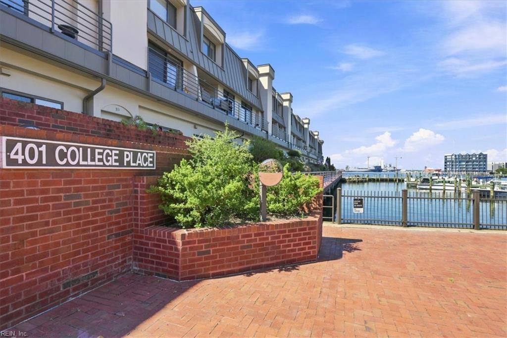 401 College PL 20