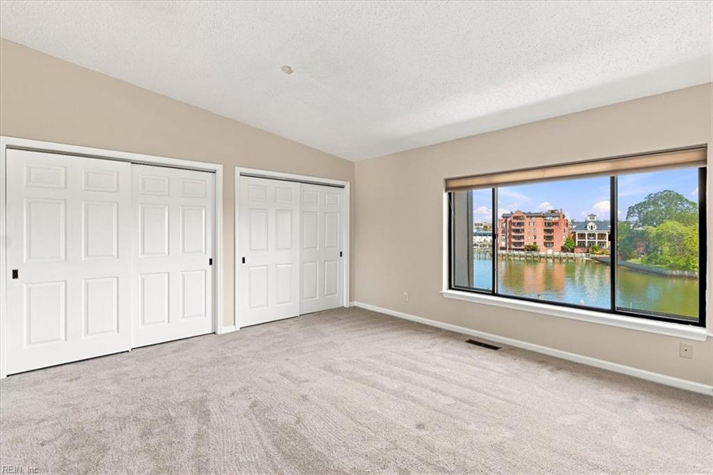 401 College PL 20