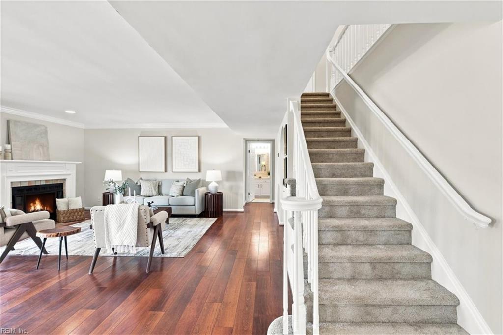 401 College PL 20