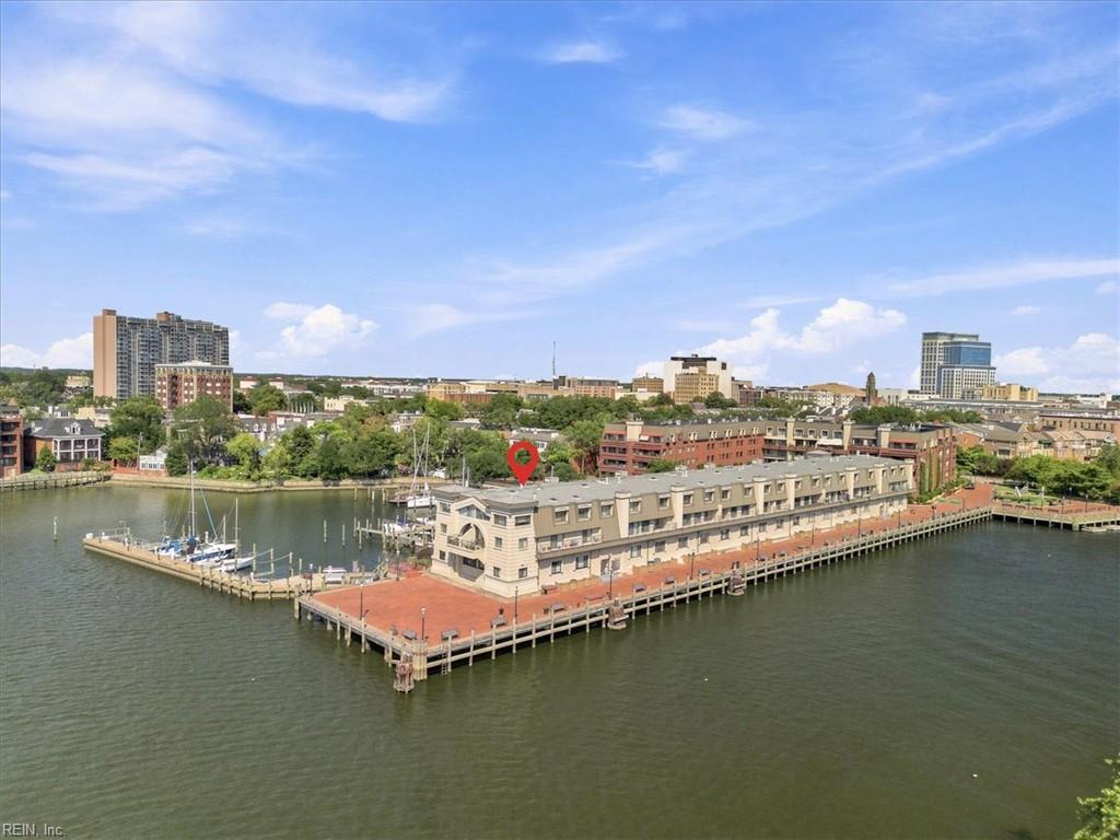 401 College PL 20