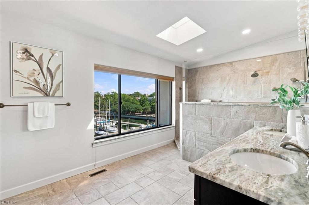 401 College PL 20